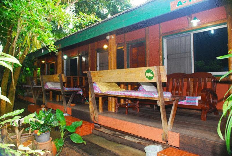 Sukhothai Guest House Ngoại thất bức ảnh